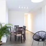Coqueto Apartamento De 3 Habitaciones By Hometels
