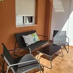 Bajo De Esencia Relajante Con Piscina Privada Y Patio!