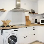 Recently Renovated Villa - 5Min Walk From The Beach