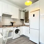 Apartamento Muy Luminoso Frente A Parque Joan Miro