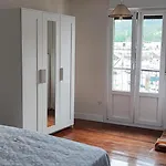 Hiruanaiek Puerto Bermeo