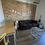 Comfortable Room In Shared Apartment In L'Eixample