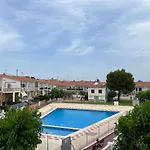 Casa Adosada Con Piscina En Comarruga