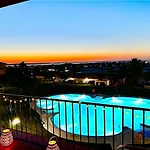 Mika'S House Pool