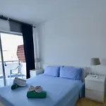 Vinyet Sunshine 2 Bed 2 Bath Steps From The Beach
