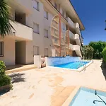 Uhc Mar I Cel Family Complex