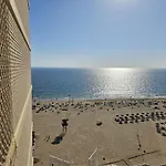Skyline - Beach Apartment With Breathtaking Views And More