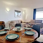 Las Palmeras Seaviews