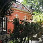 Casa Emblematica En Entorno De Cuento