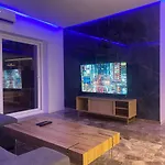 Del Mar Three Bed Flat.