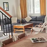 Duplex En Urbanizacion Con Piscina Comunitaria Y Wifi