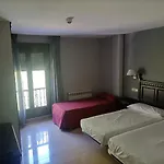 Hotel Restaurante Ribera Del Chicu