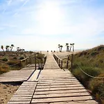 Global Properties, Apartamento Con Terraza En Residencial Last Canet