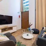 Dormforyou Alameda 12 Apartment