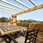 Vivi Homes - Valery Pool, Terrace & Padel