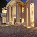 Villa Bella - Stunning 5 Bedroom Villa With Pool