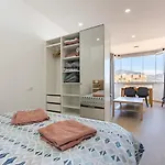 Seaview 1 Bedroom Modern Apartment