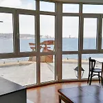 Espectacular Piso De 2 Dormitorios Con Impresionantes Vistas Al Mar Y Parking Gratuito En El Propio Edificio