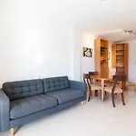 Global Properties, Apartamento De 3 Dormitorios Y Terraza En La Playa De Canet