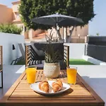 Designer Loft With Pool, With Gigantic Terrace And Private Parking & In The City Centre