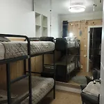 Chambres D'Hotes Chez Catherine A Reus Chambre De Paris Avec Salle De Bains Privee