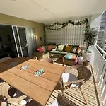 Epis - Large Luxury Apartment With Sea View
