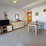 2 Bedroom Apartment - Ro822Lt