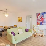 Big Apartment For 14 In The Heart Of Eixample