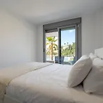Modern Apartment With Sea And Poolview