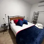 Shanti'S Andalusian Room