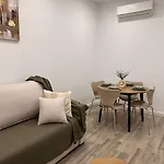 De La Vina Zen House