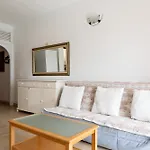 Sunny Studio Apartment, Marina View