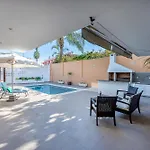 797 Holiday Rentals - Hermosa Villa En Playamar