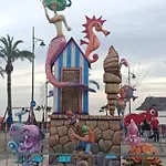 Disfruta Del Mar, Playa Y Del Puerto