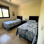 Beautiful Apartment,3 Min Drive From The Beach