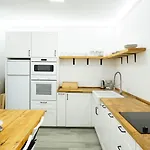 Bonito Y Amplio Piso En Benalmadena Con Piscina