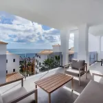 Luxurious Apartment With Sea Views Blue Suites B2-103