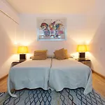 Luxury 4 Bed Flat - Beachfront In Puerto Banus