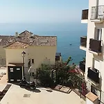 Great Townhouse 400M From The Beach