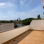 Lola'S Beach House