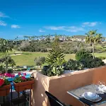 1 Penthouse Golf & Pool View In Duquesa Manilva