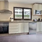 Superb 3-Bed Penthouse Minutes Drive To The Beach