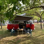 Retro Vw Kombi T2 Campervan