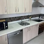 Habitacion Privada En Urbanizacion Con Piscina Y Pista De Padel