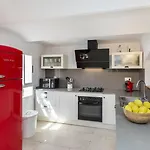 Casa Canyet Con Piscina A Un Paso De Barcelona Y La Playa