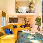 Signature Townhouse - Casa El Oasis