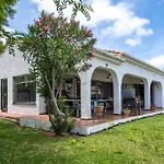 Family Villa With Garden Next To The Beach