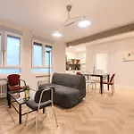 Euskalduna, Vivienda Turistica Moderna Y Renovado