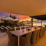Breath Taking Front Line Beach Villa With Sauna & Jacuzzi
