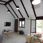 Apartamento Junto Al Mar Con Wifi Gratuito, Aire Acondicionado Opcional, Mascotas Permitidas. - Es-184-56
